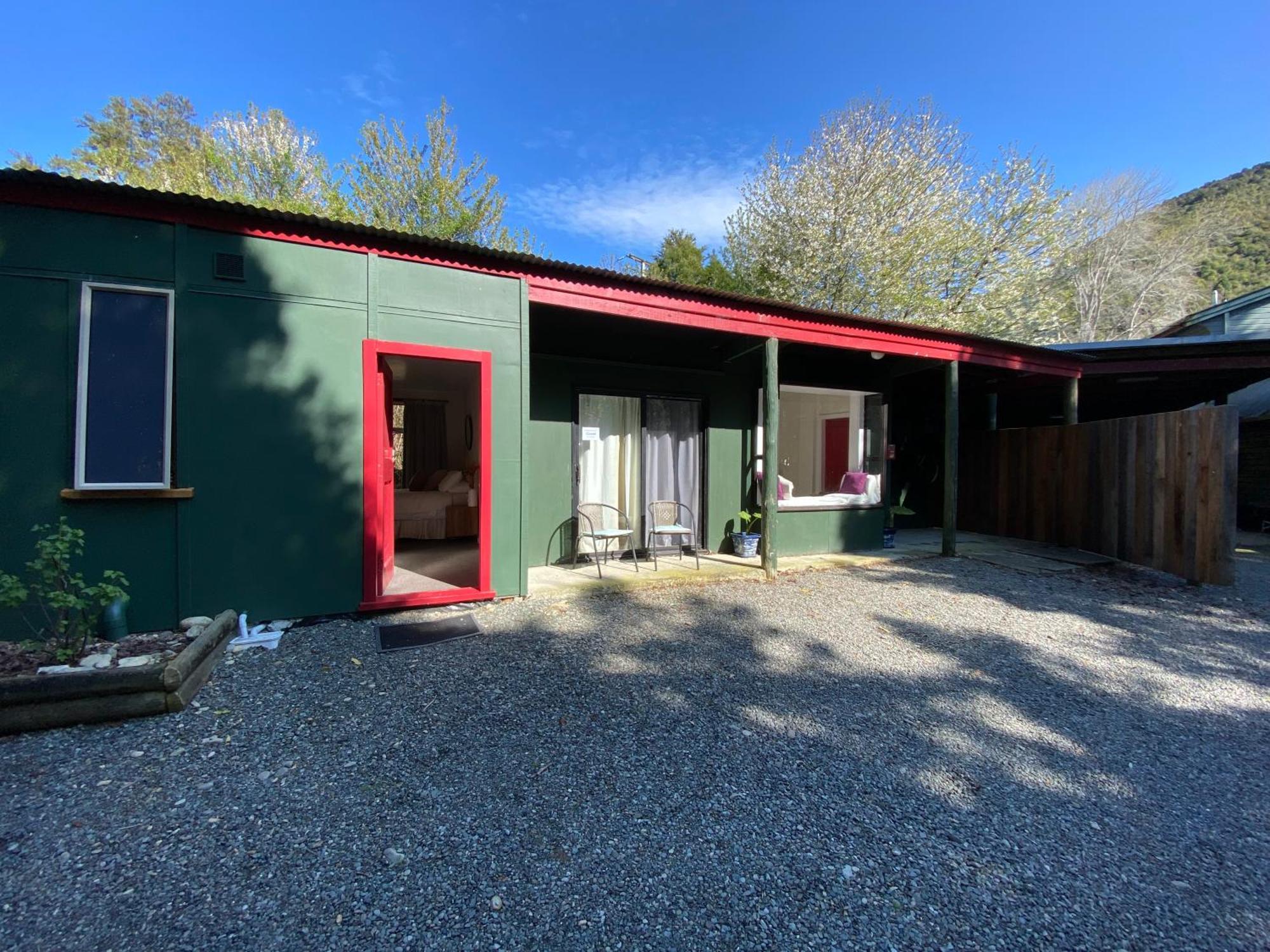 Riverbank Retreat Rai Valley Exterior photo